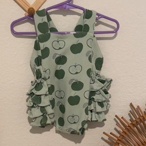 Kate Quinn Side ruffle 0-3 Apples